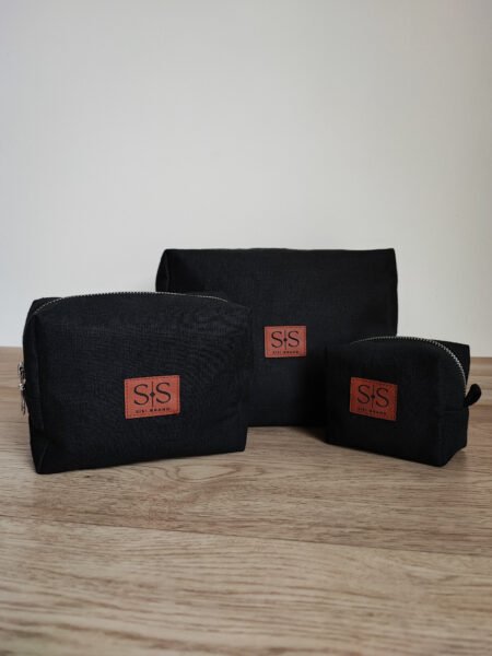 Juoda lininė rankų darbo kosmetinė su užtrauktuku