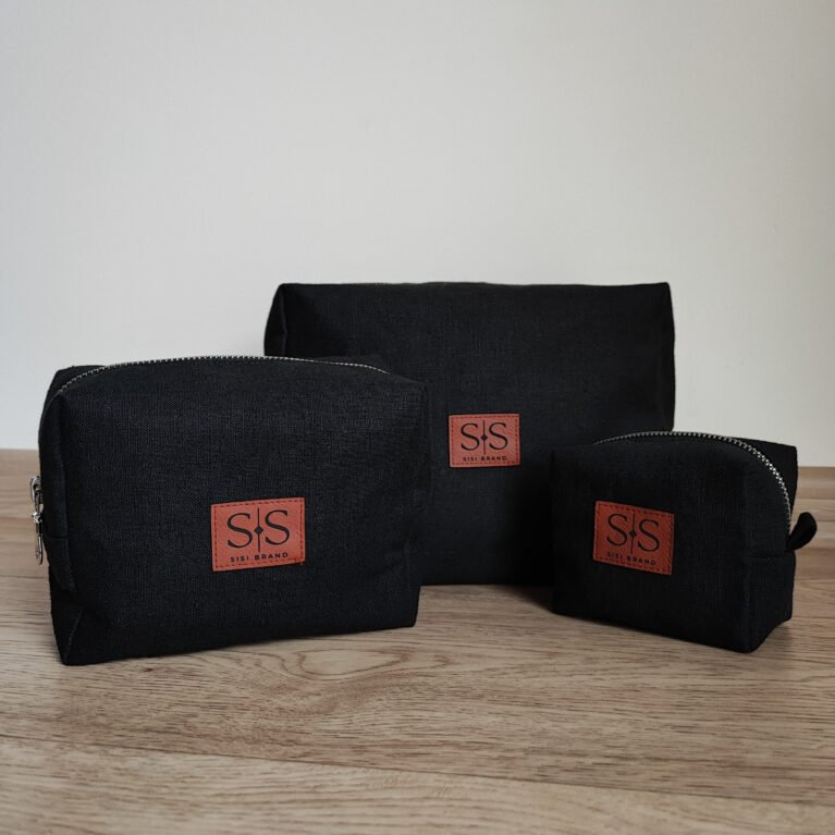 Juoda lininė rankų darbo kosmetinė su užtrauktuku